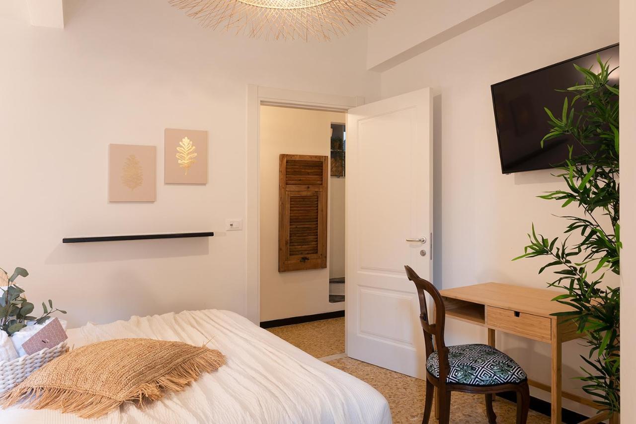 Ensemble Rooms Di Vayadu Alassio Exterior foto